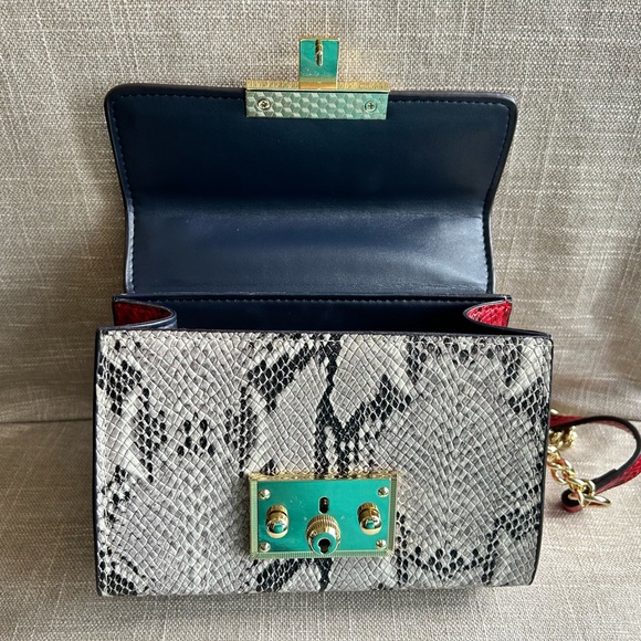 🌺Leather crossbody🌺 - Picture 10 of 11